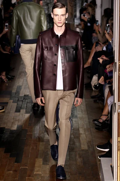 Look 18